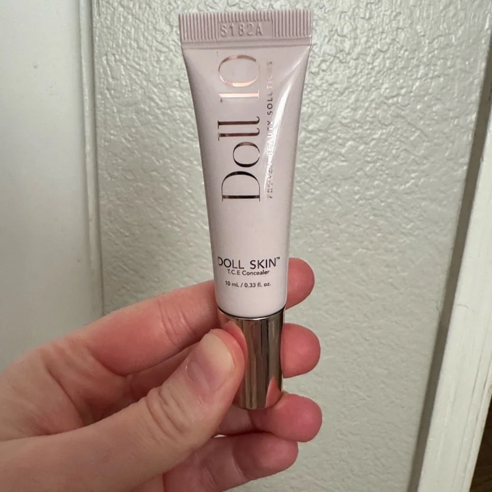 Doll 10 T.C.E. Super Coverage Concealer - Light